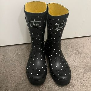 Cute polka dot dark blue almost black and raindrop white size 9 nearly new boots